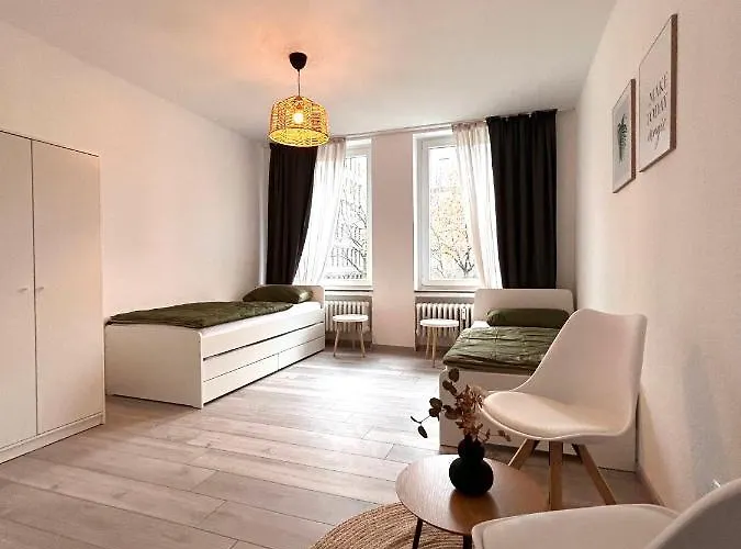 93Qm-4 Rooms-Wifi-City Centre