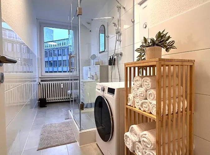 93Qm-4 Rooms-Wifi-City Centre