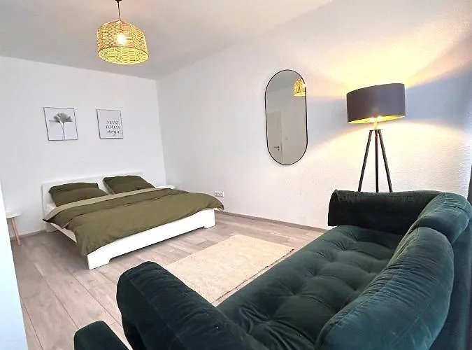 93Qm-4 Rooms-Wifi-City Centre